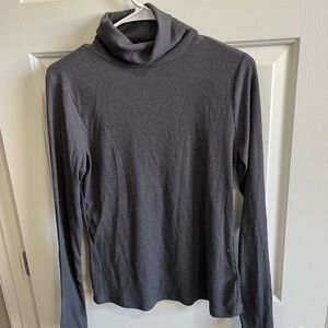 Old Navy Gray Ribbed Turtleneck Sweater (Tall size)